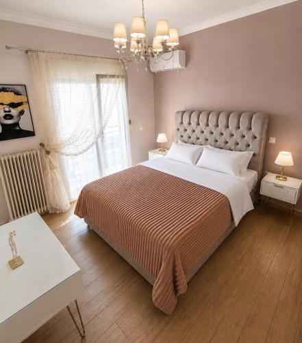 Apartment in Haidari with a view of the city