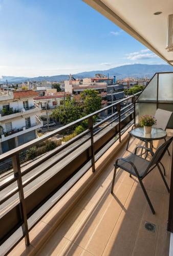 Apartment in Haidari with a view of the city