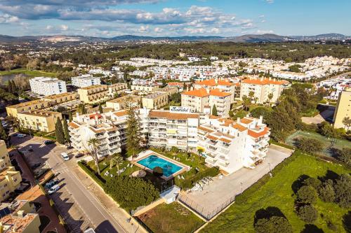 Vilamoura 2-Bed with Pool, Close to Golf & Marina