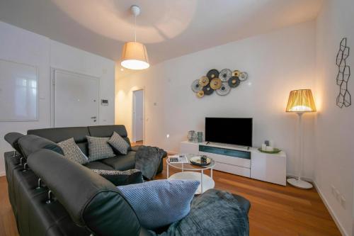 Star of Lugano with Balcony - Happy Rentals