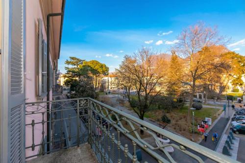 Star of Lugano with Balcony - Happy Rentals