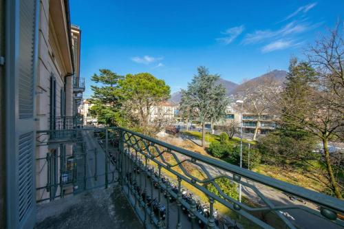 Little Lugano Studio with Balcony Views - Happy Rentals