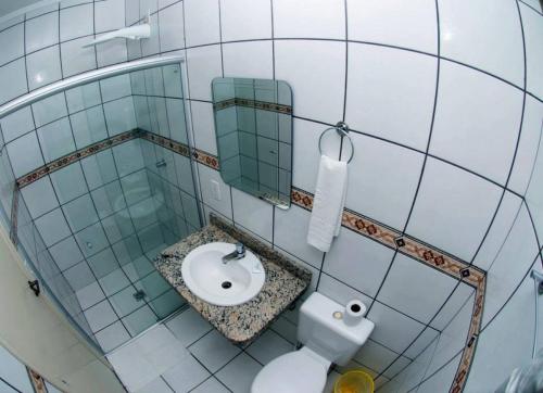 A bathroom at Hotel Mandino