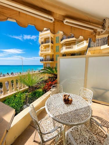Elegante Bilocale con terrazza sul mare Mentone