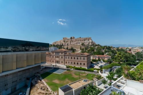 Acropolis View 2BD Apt next to Museum & Metro