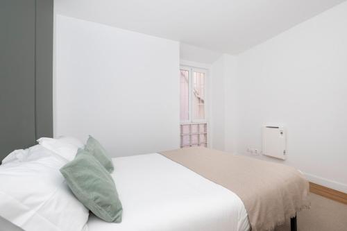 Charming Quiet Apartment in Bairro Alto