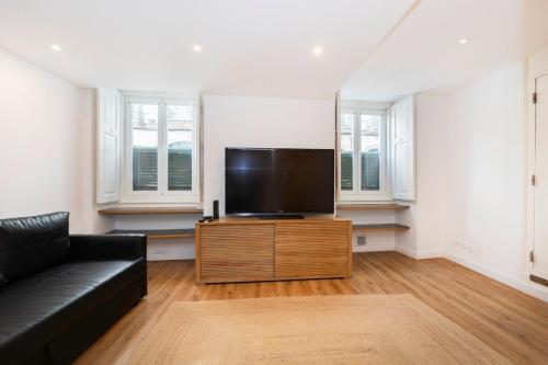 Charming Quiet Apartment in Bairro Alto