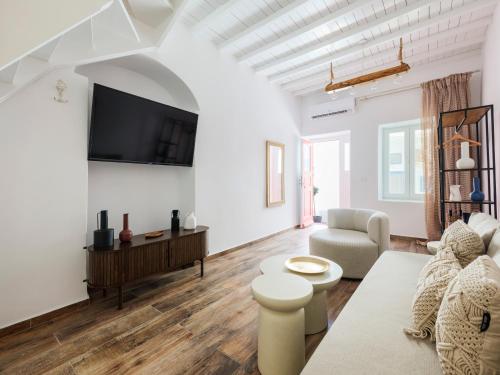 Mykonian Living The Lakka Residence
