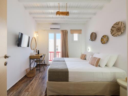 Mykonian Living The Lakka Residence