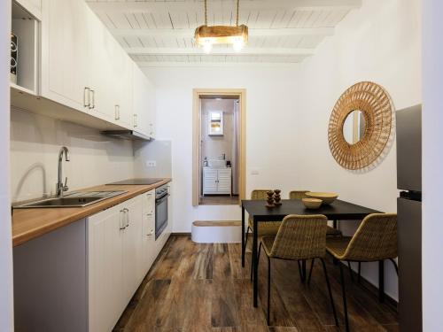 Mykonian Living The Lakka Residence