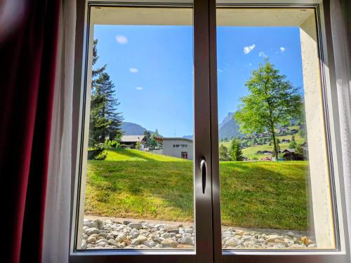 MOM - Alpine Boutique Apartments, Romantica, near Grindelwald Terminal
