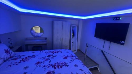 Leonora Loft
