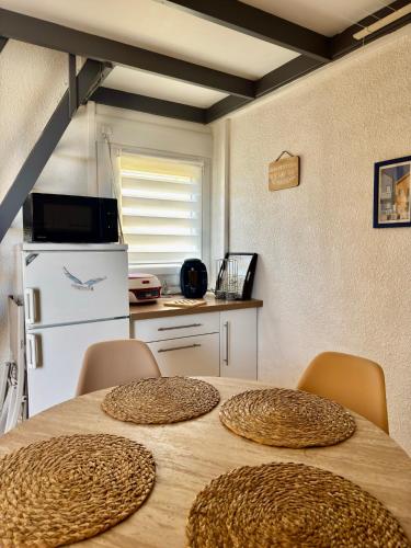 Un Zeste de Soleil - Terrasse - Parking - Clim - Plage de la Roquille - Cap d'agde - Histoire de Clés