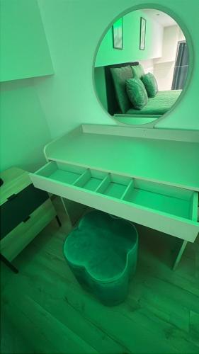 Leonora Loft