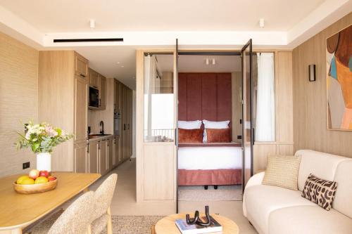 1BDR 4P flat with stunning sea views