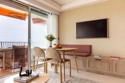 1BDR 4P flat with stunning sea views
