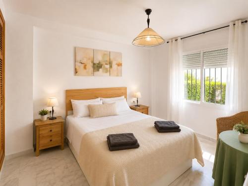 Torremolinos Sea View Townhouse, Pool, BBQ & Workspace - Magnolia Properties