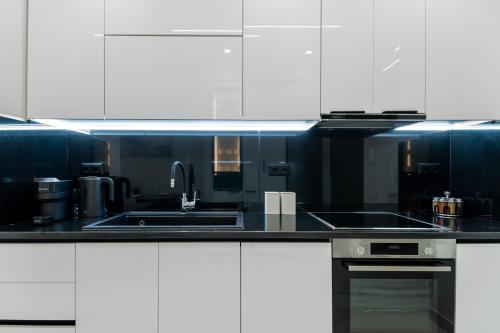 Sav's Luxury Suite-Korydallos