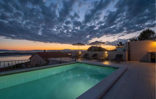 Gorgeous Home In Dramalj With Wifi