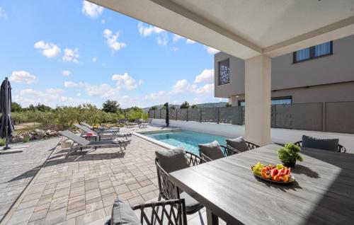 Awesome Home In Vodice