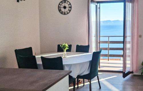 3 Bedroom Awesome Apartment In Senj