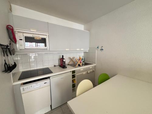 Appartement moderne avec terrasse à 100m de la plage des Sables-d'Olonne - FR-1-197-405