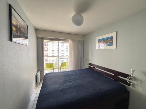 Appartement moderne avec terrasse à 100m de la plage des Sables-d'Olonne - FR-1-197-405