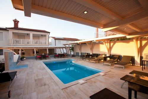 Piscina a Villa Kruna Grada o a prop