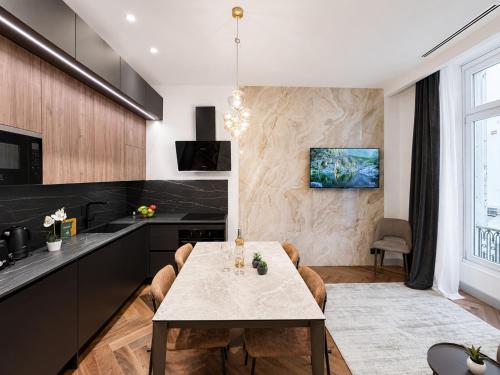 OYA urban chic centre Cannes