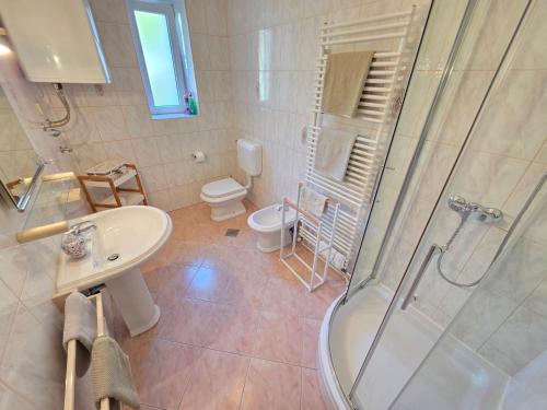 SANDRA 4 Apartment with terrace near the sea and beach
