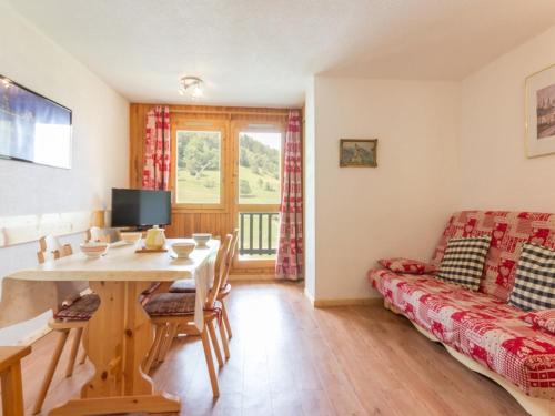 Studio rénové près des pistes avec balcon