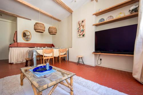 2-bedroom apartment in the heart of Marseille