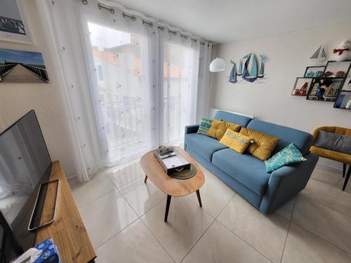 Appartement Moderne au Centre-Ville, 150m Plage, WiFi, Confort Idéal pour Familles