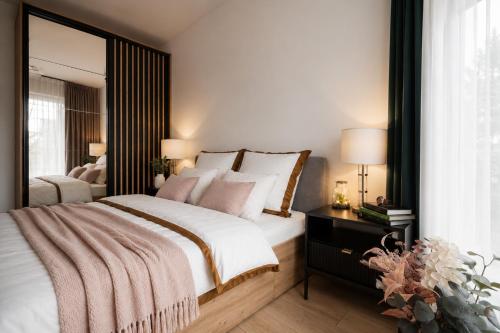 Foto Premium Apartment near Manufaktura 2 Bathrooms & Underground Parking 5