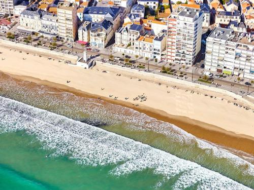 Appartement cosy avec piscine et parking proche mer