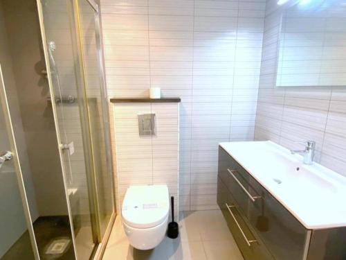 Appartement rénové en bord de plage avec clim et balcon à Roses
