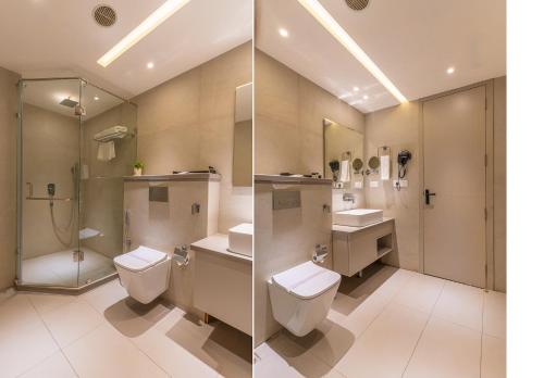 two images of a bathroom with a toilet and a shower at Ranveer The Garden Resort in Haldwāni