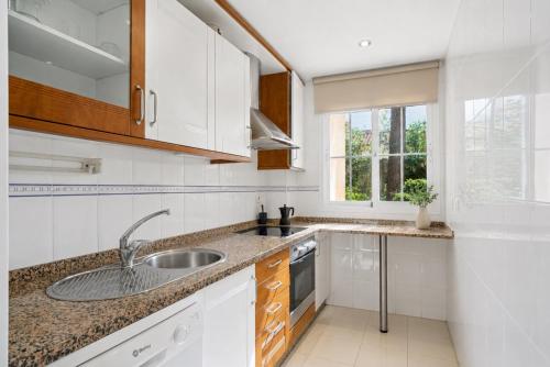 Prime location in Elviria - Walk to everything!