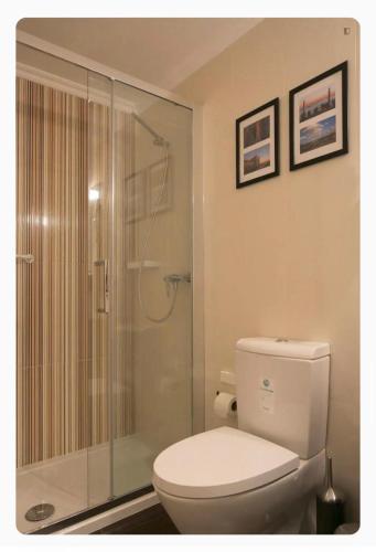 Charming Mouraria apt with AC 2 esq