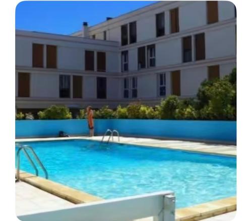 Superbe T3 moderne vue mer avec parking, climatisation, piscine