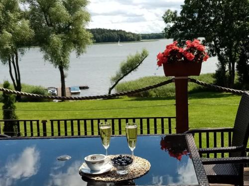 Comfortable home on the shores of a lake