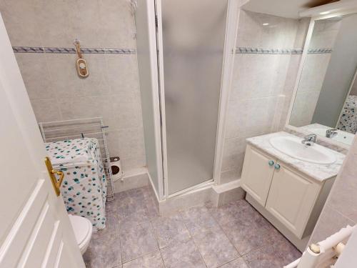 **2P Calme Climatisé, Terrasse, Centre Menton, Proche Plages et Commerces**