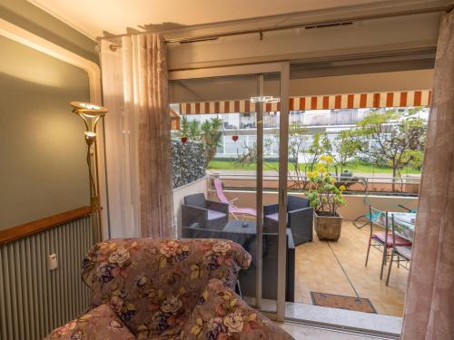 Studio climatisé, calme, centre Menton, terrasse