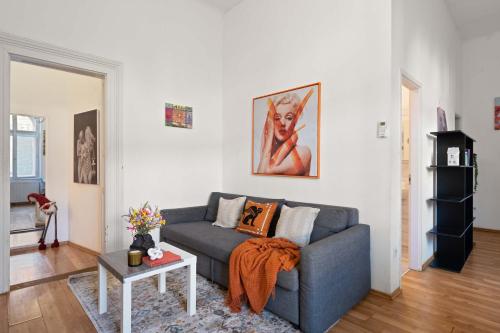 Designer 4BR 2 Baths Jewish Quarter Heart