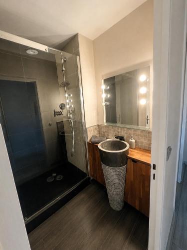 Charming, quiet two-bedroom apartment, parking, and beautiful view