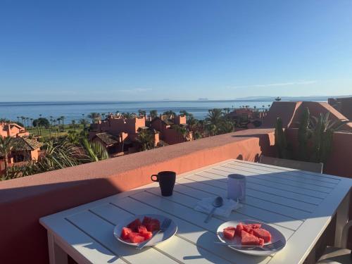 Luxury 3 bed Duplex Penthouse, 3 mins walk to the beach
