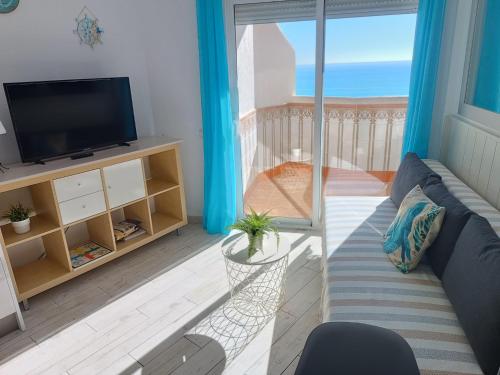 Apartment with terrace and sea views