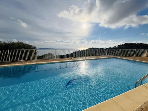 "un balcon sur la mer" T1 neuf tout équipé