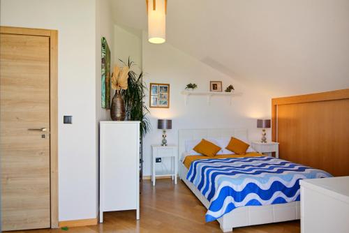 Bella Vista Home