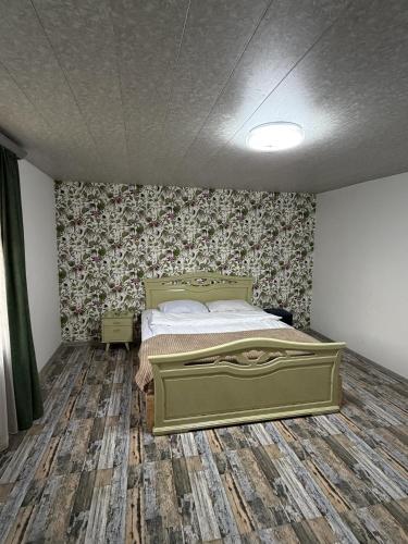 a bedroom with a bed in a room at Delta Rest House in Nor Hachyn